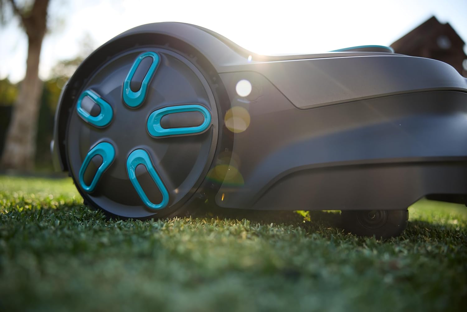 GARDENA 15301, All New - 2025 SILENO Flex - Engineered in Germany for The Most challenging lawns. Height 1" - 4" cuts Through All Grass Types with Ease.