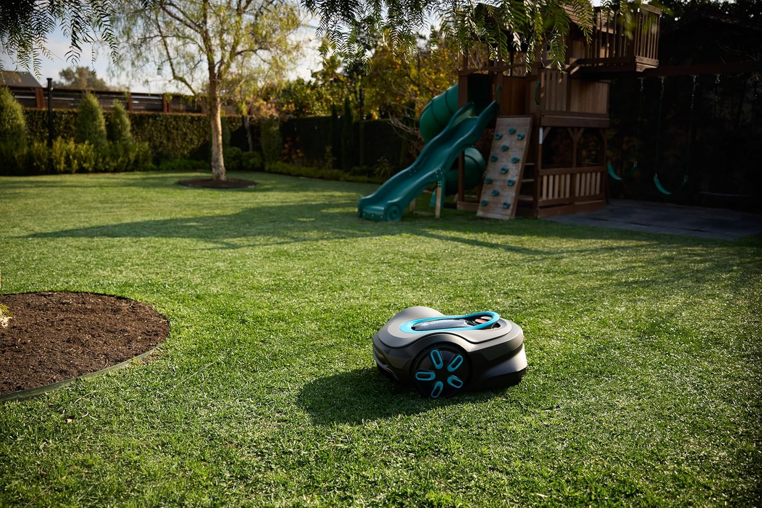 GARDENA 15301, All New - 2025 SILENO Flex - Engineered in Germany for The Most challenging lawns. Height 1" - 4" cuts Through All Grass Types with Ease.